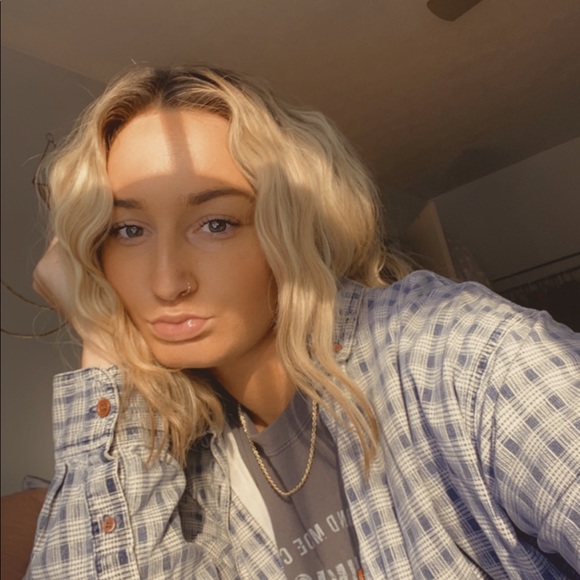 Meet your Posher, Kelsey - Picture 1 of 1